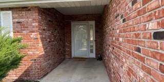 Spacious 4BR Home in Seven Oaks with Garage & Fenced Yard Gallery 3