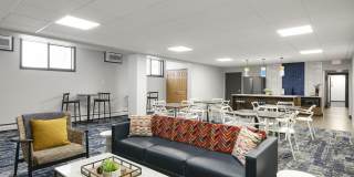 Medicine Lake Apartments Gallery 17