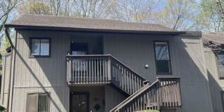 Upper unit condo in Winston-Salem Gallery 1