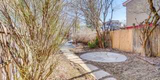 Renovated 2 Bedroom + Den w/ Private Garden Access Renovated 2 Bedroom + Den w/ Private Garden Access Gallery 20
