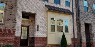 Woodstock Townhome, Great Location! Gallery 1