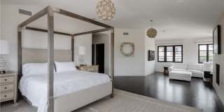 901 Pacific Avenue Gallery 22