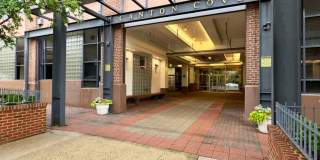 Elegant 2 Bedroom/2.5 Bathroom Apartment with Den, 2 Parking Spaces, and Storage Unit in Canton, Baltimore, MD! Gallery 1