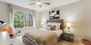 Sofi at Murrayhill Gallery 13