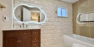 4775 North River Road Gallery 1