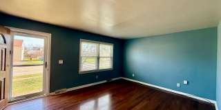 3 Bedroom with basement! Gallery 4