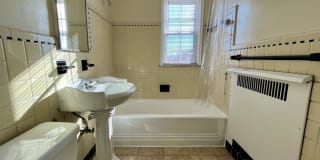 Shaker House & Shaker Town House Gallery 32