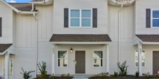 NEW 3-BEDROOM TOWNHOME | MOVE-IN READY Gallery 1