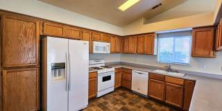 3 Bedroom House on Cul-De-Sac Available Soon! Gallery 7