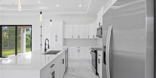 719 Fullerton Avenue S Gallery 3