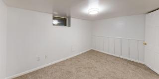 Four Bedroom 2,500 Square Foot House W/Back Patio, Multiple Kitchens/Laundry Facilities Gallery 20