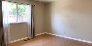 Centrally Located 3 Bedroom Duplex in Windsor with a Single Car Garage! Gallery 9