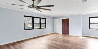 907 W Bridge Gallery 3