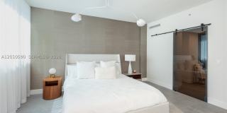 3801 Collins Ave Gallery 16