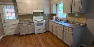 For Rent – Charming 4BR Home in Ardmore Area! Gallery 5