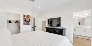 940 Warwick Avenue Gallery 22
