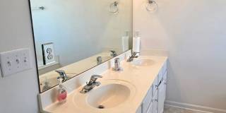 Room in 2 Bedroom Home at Chenille Dr Gallery 15