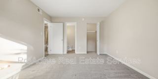 1006 Barclay Square Gallery 18