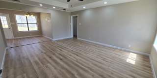 Charming Newly Remodeled Rental Home in a Quiet Neighborhood Gallery 9