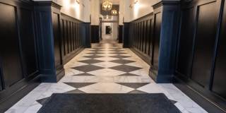 Broadway 385 Gallery 7