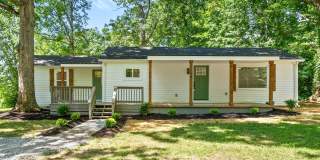 Fantastic Fully-Renovated Home in Kingston Springs on Almost 1 Acre! Gallery 1