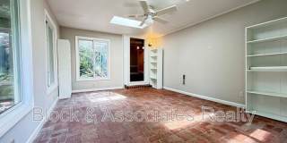 2667 Davis Street Gallery 19