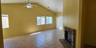 Silver Creek Home 3 Bed 2 Bath + Office Gallery 5