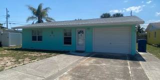 2/1.5 Beachside Bungalow Gallery 1