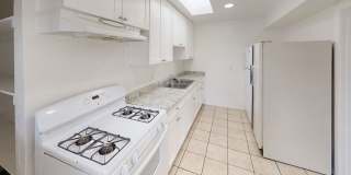 8BD/3BA, Large Yard w/ Turf! Gallery 9