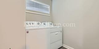 ** NEW PRICE ** Gorgeous 3-Bed Hillsboro Home with a Fenced Yard! Gallery 26