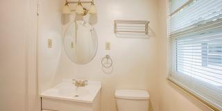 2 Bedroom Townhouse in Beautiful Cedar Hills Setting with Modern Amenities! Gallery 10