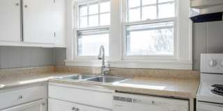 209 S Moss Avenue Gallery 12