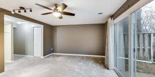 Updated 3+2.5 End Unit w/ 2 PARKING SPACES Gallery 29