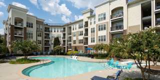 400 Belmont Gallery 24