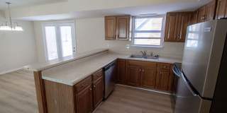 Spacious 3 bedroom duplex with 2.5 baths. Gallery 11