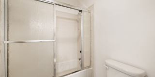 Updated 2BR/2.5BA in Fantastic Chapel Hill Location! Convenient to I-40! Gallery 17