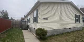 1548 Cedar Street Gallery 1