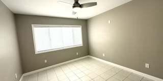 Move in ready -Cute and cozy 1 br house with bonus rooms Move in ready -Cute and cozy 1 br house with bonus rooms Gallery 4