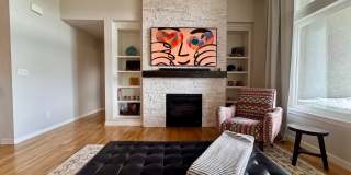 LUXURY 4 Bedroom home in NORTHGATE with Mountain Views Gallery 23