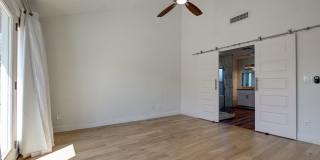 Gorgeous Remodel in Tempe close to ASU!!!  Available May 1st!!!  Great Layout!!!  Great Yard!!!  You will not be disappointed!!! Gallery 33