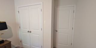 Room in 3 Bedroom Home at North Mills Rd Gallery 23