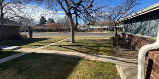 2 bed, 1 Bath, 900 sqft with washer/dryer hookups and 1 car garage Gallery 22