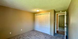Pet-Friendly 4 Bedroom Home with Fenced Yard & Air Conditioning Gallery 28