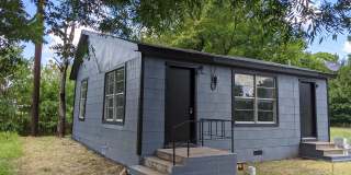 416 North Austin Avenue Gallery 1