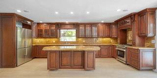 209 North Doheny Drive Gallery 1