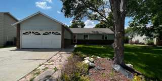 Charming 3-Bed/2-Bath Home in Loveland! Gallery 1