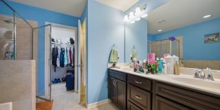 Stylish and Spacious 3bd/2.5ba Townhome w/ Garage in SE Durham! Gallery 14