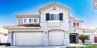 Spacious 6 Bedroom Home With Huge Backyard! Gallery 26