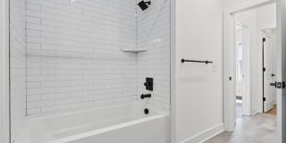 413 Lellyett Street Gallery 47