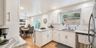 Mid-Century Modern Sequoyah Highlands Home Gallery 14